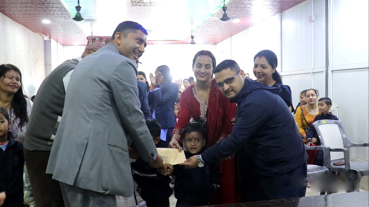 फजुल खर्च कटौती गरी जम्मा गरेको रकम पुस्तकालय र मानव सेवा आश्रमलाई